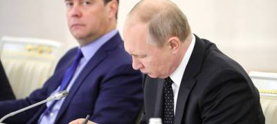 Владимир Путин - Дмитрий Медведев - Бывший кремлевский повар рассказал, какую еду предпочитают Путин и Медведев - stolicaonego.ru