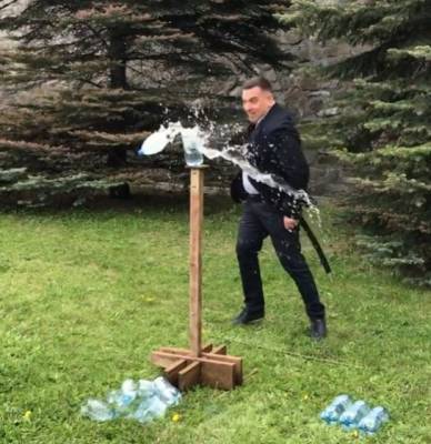 Сергей Кузнецов - Сергей Кузнецов повеселил новокузнечан упражнениями с шашкой - gazeta.a42.ru