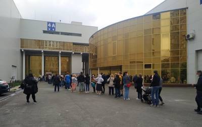 Николай Поворозник - За выходные в киевском Центре вакцинации привили 3467 человек - korrespondent.net - Киев