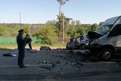 На Алтае три человека погибли в ДТП с микроавтобусом - lenta.ru - Алтайский край - респ. Алтай - район Первомайский