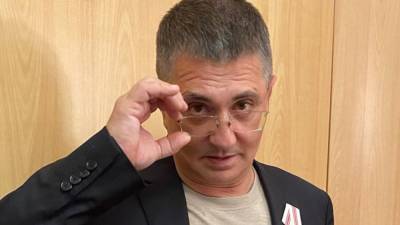 Александр Мясников - Доктор Мясников назвал полезное упражнение для подготовки к пляжному сезону - newinform.com - Москва