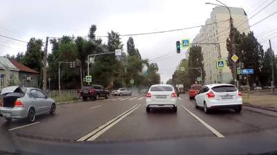 Ford - Появилось видео момента ДТП с 4 иномарками в Воронеже - vestivrn.ru - Воронеж