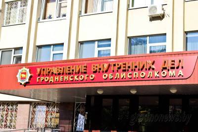 80-летнюю бабушку принудительно высадили из маршрутки на трассе М6. Милиция довезла пенсионерку домой - grodnonews.by