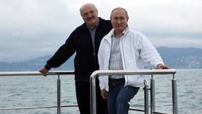 Владимир Путин - Дмитрий Песков - Александр Лукашенко - В Кремле не знают, почему Путин отказался купаться с Лукашенко - gazeta.ru - Сочи