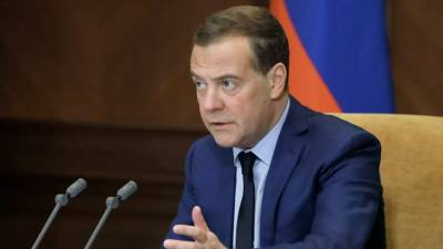 Дмитрий Медведев - Татьяна Голикова - Медведев назвал потраченную на программу материнского капитала сумму - russian.rt.com