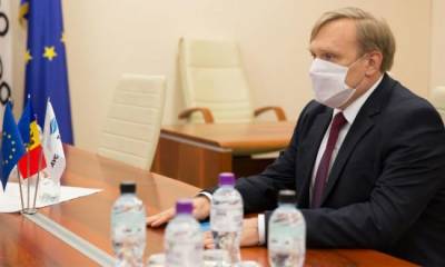 Владимир Зеленский - Майя Санду - Украина «подтягивает» Молдавию в список недружественных России стран - eadaily.com - Киев - Крым - Молдавия - Приднестровье