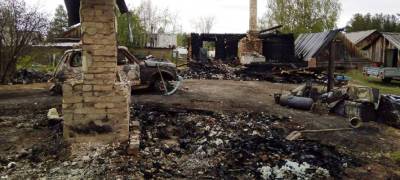 Семье погорельцев, живущим в бане в поселке Карелии, помогли деньгами и вещами (ФОТО) - stolicaonego.ru - республика Карелия