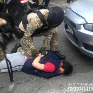 В Киеве задержали банду похитителей, которые избили и ограбили женщину. Фото. Видео - reporter-ua.com - Киев