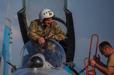 Пилоты Су-27 ВВС Украины готовятся к воздушным боям - topwar.ru