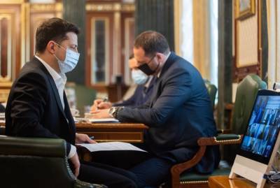 Владимир Зеленский - Денис Шмигаль - Зеленский поручил спрогнозировать ситуацию с COVID-19 на осень - kp.ua