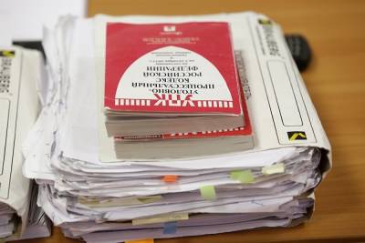Красноярские полицейские вывезли задержанных за город, избили их и «применяли оружие» - znak.com - Красноярский край