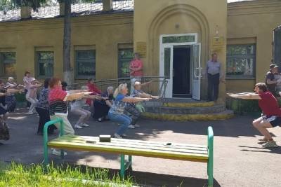 В Тамбове для представителей «сидячих» профессий проводят разминки - tambov.mk.ru - Тамбов