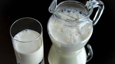 В магазинах Петербурга доля фальсификата молока составила 50% - piter.tv - Санкт-Петербург