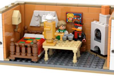 Lego - Легендарное воссоединение: Художник из Петербурга выпустил конструктор LEGO «Деревня дураков» - spb.mk.ru - Санкт-Петербург - Twitter