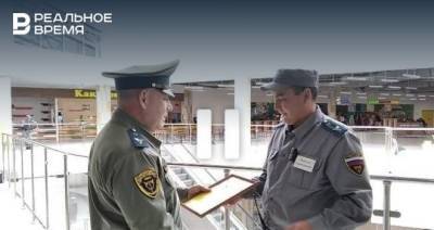 В Казани сотрудника ЧОП наградили за спасение ребенка на эскалаторе в ТЦ Осиново - realnoevremya.ru - респ. Татарстан - Казань - Нижнекамск