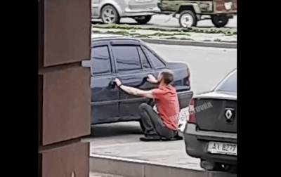 В Харькове неадекват требовал выпустить человека из багажника - korrespondent.net - Киев - Харьков