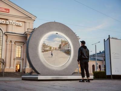 В Вильнюсе и Люблине установили "порталы": жители двух городов могут видеть друг друга в режиме реального времени - unn.com.ua - Киев - Польша - Литва - Вильнюс