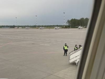 Татьяна Усманова - Андрей Пивоваров - Самолет развернули на взлетной полосе: в России задержали оппозиционера Андрея Пивоварова - unn.com.ua - Россия - Киев - Санкт-Петербург