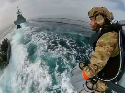 Супергерои без плащей: британские морпехи протестировали реактивные костюмы. Видео - gordonua.com - Англия - Великобритания