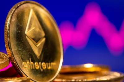 Главный конкурент биткоина рекордно подорожал - lenta.ru