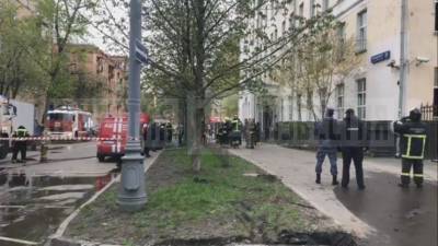 «Было замыкание»: очевидец озвучил возможную причину смертельного пожара в гостинице в Москве - 5-tv.ru - Москва