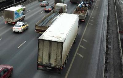 Движение в районе 67 км МКАД затруднено из-за ДТП с участием четырех автомобилей - argumenti.ru - Москва