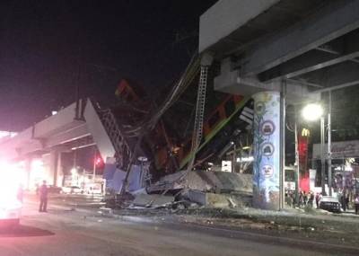 В Мехико обрушился метромост с поездом на нем - rosbalt.ru - Мехико - Reuters