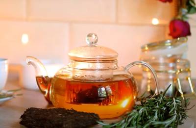 Взбодрит не хуже кофе: названы лучшие виды чая, которые помогут проснуться по утрам - akcenty.com.ua