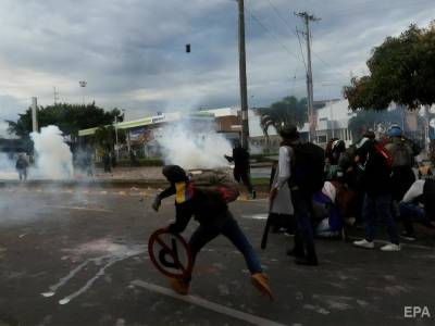 Диего Молано - В Колумбии на протестах против налоговой реформы погибли почти 20 человек - gordonua.com - Колумбия - Богота