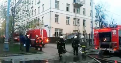 Двое пострадавших при пожаре в гостинице на юго-востоке Москвы умерли в больнице - reendex.ru - Москва