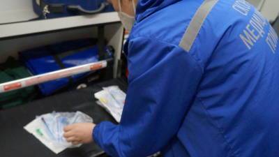 Тюменские медики помогли 2-летней девочке, которая повредила нёбо детской лопаткой - nashgorod.ru