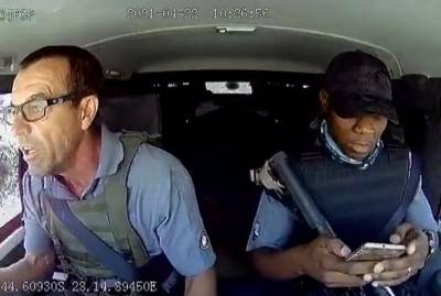 Водитель из ЮАР хладнокровно отбился от обстрела авто и стал звездой соцсетей - kp.ua - Юар