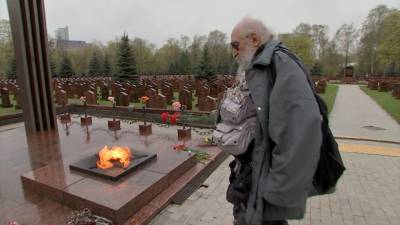 Анатолий Вассерман - Вассерман провел экскурсию по Преобреженскому кладбищу - tvc.ru - Москва