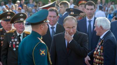Владимир Жарихин - Россия выплатит ветеранам ко Дню Победы в 17 раз меньше, чем Казахстан - svoboda.org - Узбекистан
