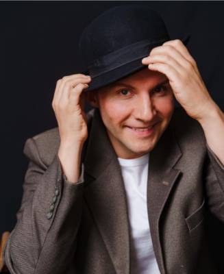 Вячеслав Манучаров - Манучаров о тайнах закулисья сериала «По колено» и капризных коллегах: «Я тоже переболел «звездянкой» - actualnews.org