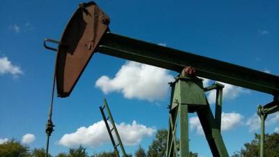 Банк "Открытие": равновесный диапазон цены на нефть сейчас составляет около $65 за баррель - delovoe.tv
