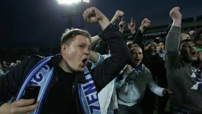 Празднующие победу «Зенита» болельщики отправились в автозаки - newsland.com - Санкт-Петербург