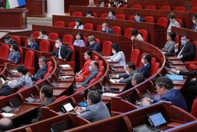 Депутаты подсели на рекламу. Новый закон запретит рекламу вредных продуктов, а также показ любой рекламы в телефонах без согласия потребителя - podrobno.uz - Узбекистан - Ташкент