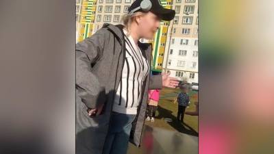 В Татарстане разгорелся спор из-за женщины, выгнавшей мальчика с детской площадки - vesti.ru - респ. Татарстан - Набережные Челны