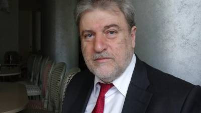 Джо Байден - Экс-депутат ЕП назвал антироссийскую резолюцию Европарламента лицемерной - pintnews.ru - Греция