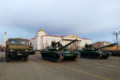 Жители Читы посмотрели репетицию парада Победы на центральной площади города - chita.ru - Чита