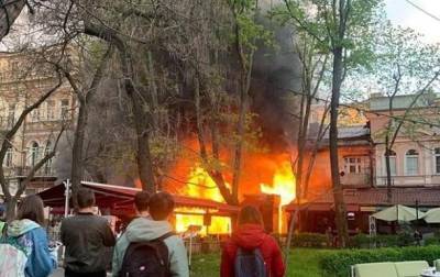 В Одессе горело здание ресторана и отеля: есть пострадавшие - from-ua.com - Одесса