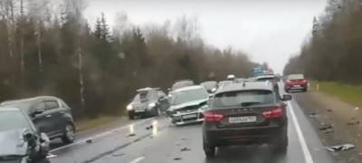 Массовая авария в ленобласти собрала 25-километровую пробку - stolicaonego.ru - Ленинградская обл. - Санкт-Петербург - район Волховский