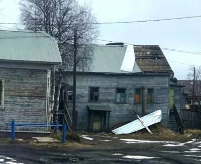 В Усть-Цильме восстановили поврежденную ветром крышу больницы - bnkomi.ru - респ. Коми - район Усть-Цилемский
