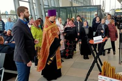 В Хабаровск для верующих христиан доставлен благодатный огонь - hab.aif.ru - Москва - Хабаровск - Иерусалим