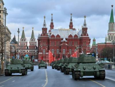 На Красной площади прошла ночная тренировка к военному параду 9 мая - vpk-news.ru