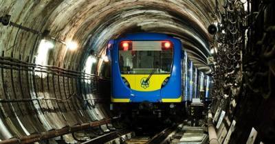 В киевском метрополитене образовались большие очереди после отмены локдауна (фото) - focus.ua - Киев