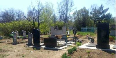 Взрыв на кладбище: по факту гибели 69-летнего жителя Верхнеторецкого открыли уголовное дело - nv.ua - Донбасс - Донецкая обл.