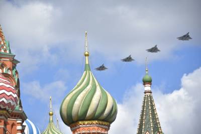 Авиационная тренировка парада Победы прошла в небе над Москвой - vm.ru - Москва