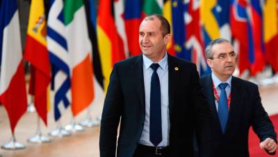 Румен Радев - Президент Болгарии распускает парламент спустя месяц после выборов - gazeta.ru - Болгария